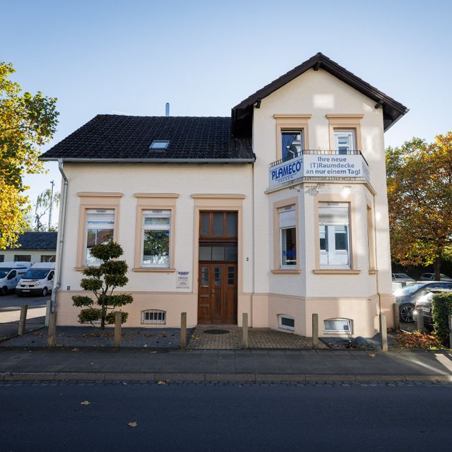 Tischler bei der Arbeit